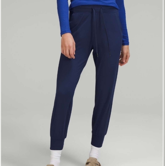 lululemon athletica Pants - Lululemon Ready To Rulu HR Joggers In Night Sea Size 4 Activewear
